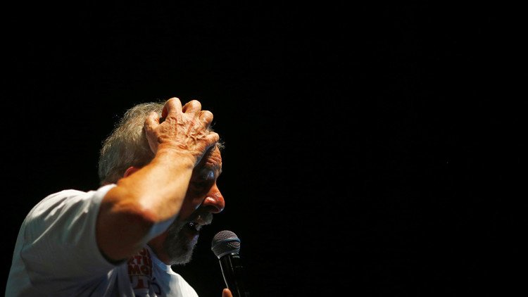 النيابة البرازيلية تتهم الرئيس السابق دا سيلفا بالفساد