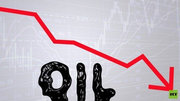 النفط يهوي بعد استئناف الصادرات الليبية والنيجيرية