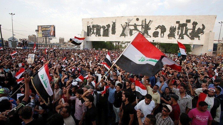 آلاف الصدريين يحتشدون في بغداد مطالبين بإصلاحات