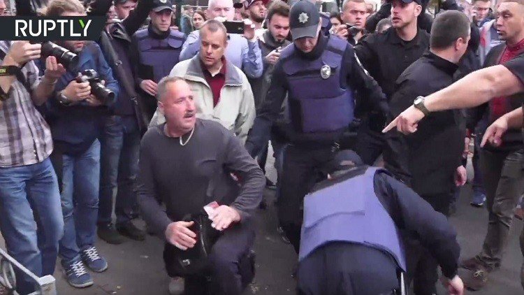 الاعتداء على مواطن روسي في أوكرانيا أراد الإدلاء بصوته