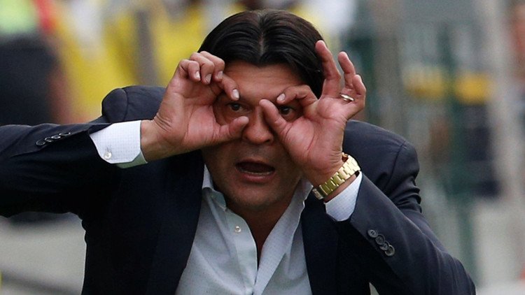 إقالة مدرب مرتين في أسبوع واحد!