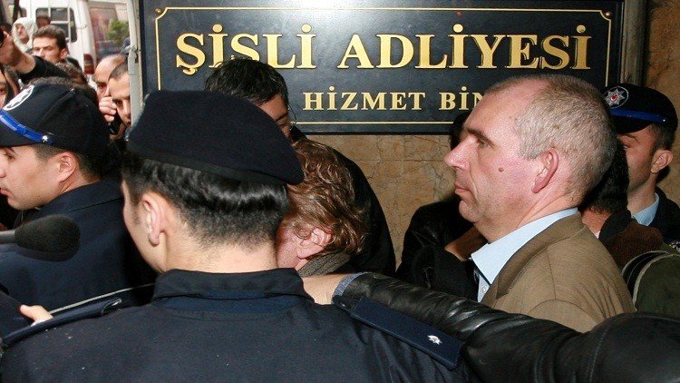 تركيا تطرد نائبا أوروبيا لدى وصوله إلى المطار