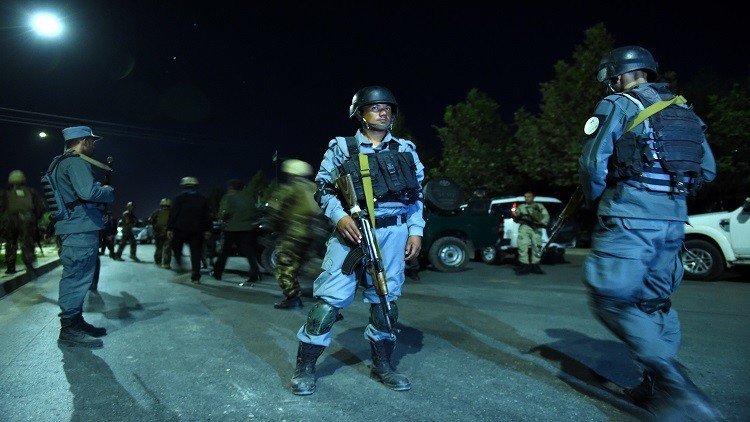 مقتل 13 جنديا أفغانيا بنيران زملائهم في قندوز