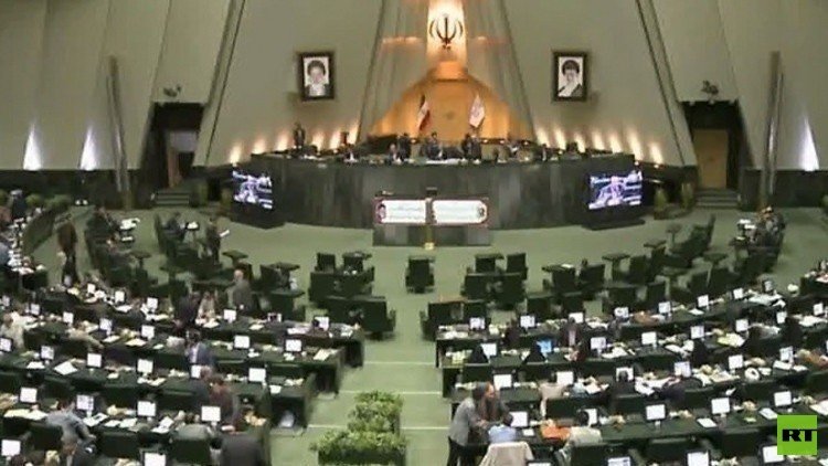 السجن 10 سنوات لناشطة إيرانية