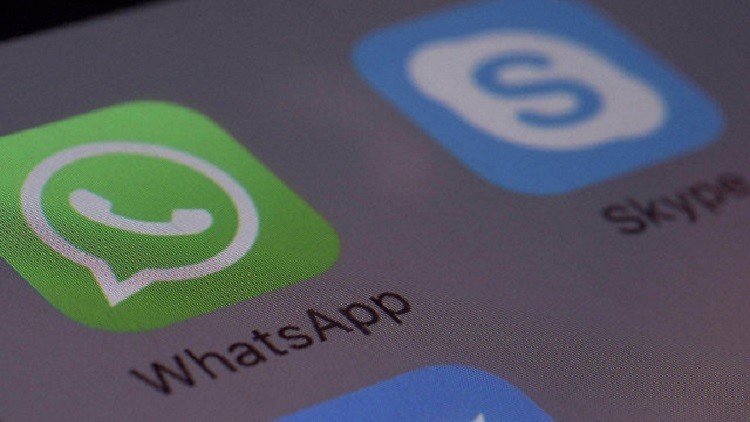 وسائل إعلام: الموظفون الروس سيُسرحّون لدى استخدامهم  WhatsApp