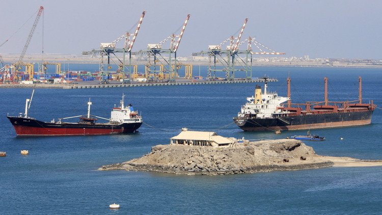 الحوثيون يهددون سفن التحالف العربي في مياه اليمن الإقليمية 