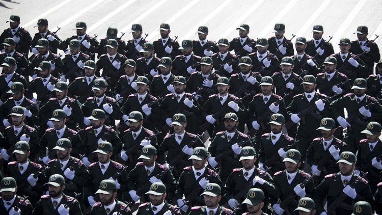 الحرس الثوري الإيراني يحذر البحرية السعودية 