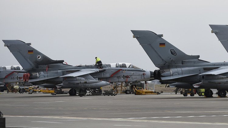 نواب ألمان يزورون قاعدة تركية بعد رفع الحظر