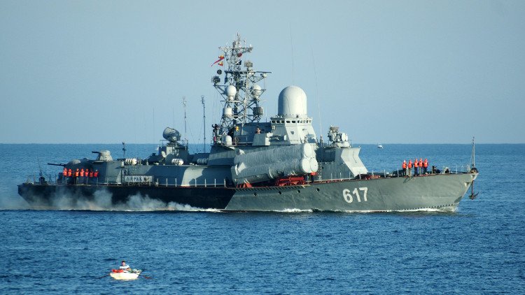 سفينة صاروخية روسية جديدة تبحر إلى سوريا