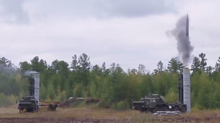 فيديو: صاروخ إس-400 يدمر هدفا على ارتفاع 45 كم 