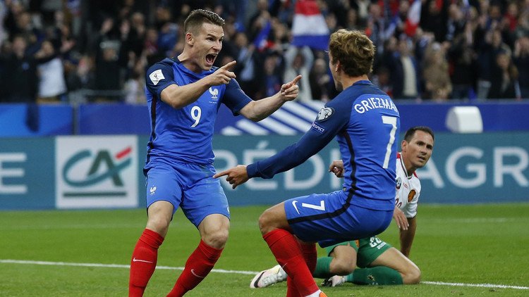 الديوك الفرنسية تقسو على بلغاريا