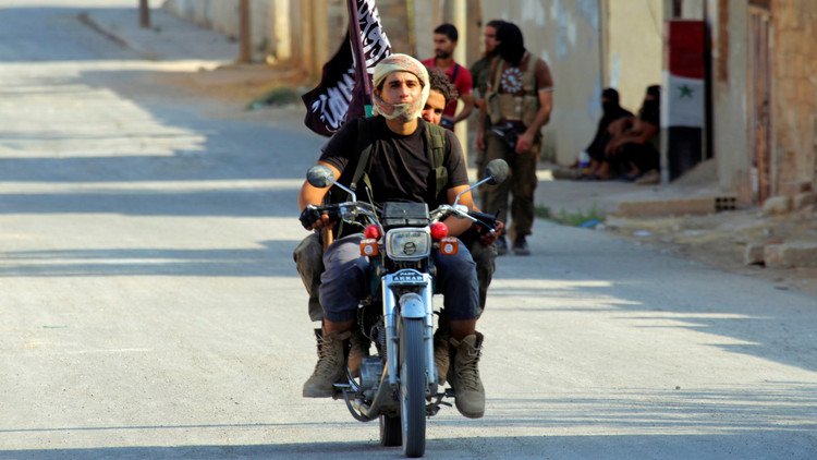 "جند الأقصى" يلوذ مجددا بحضن "النصرة" 