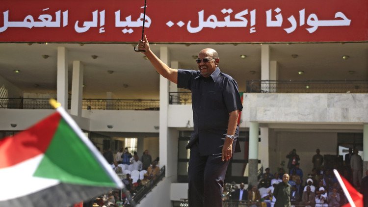 البشير: من لم يأت سنصل إليه في الغابة