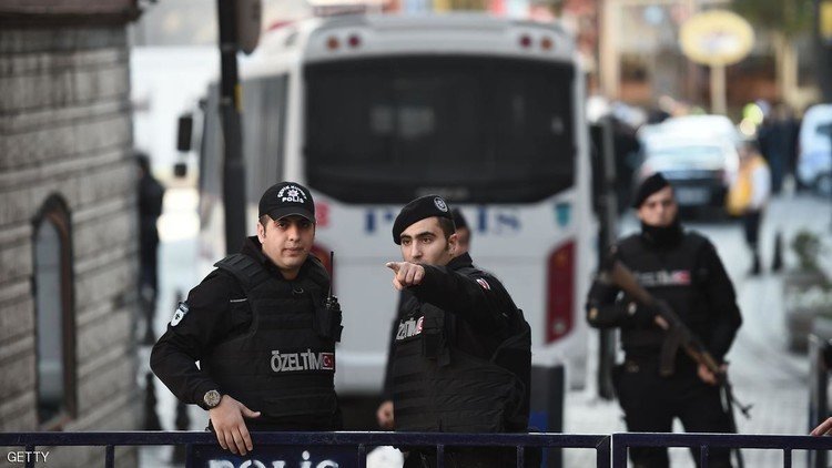 السلطات التركية تأمر باعتقال 215 عنصرا من الشرطة في تحقيق متصل بالانقلاب