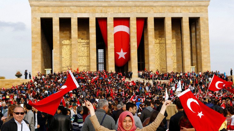 استفتاء حول دستور جديد قد يجري بتركيا في أبريل