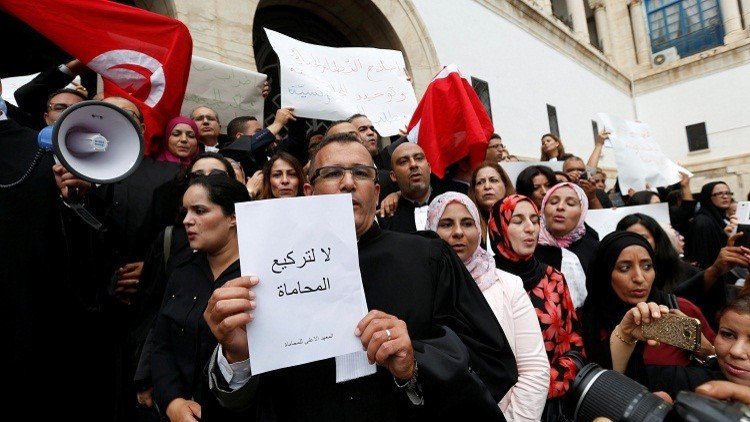 إضراب المحامين التونسيين احتجاجا على فرض ضرائب جديدة