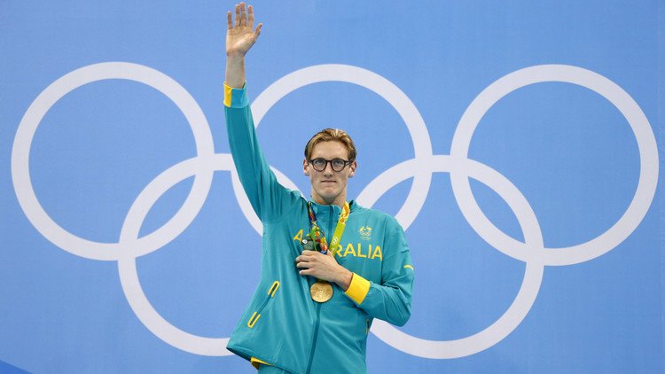 عين الصقر تنقذ حياة بطل أولمبي .. (صور)