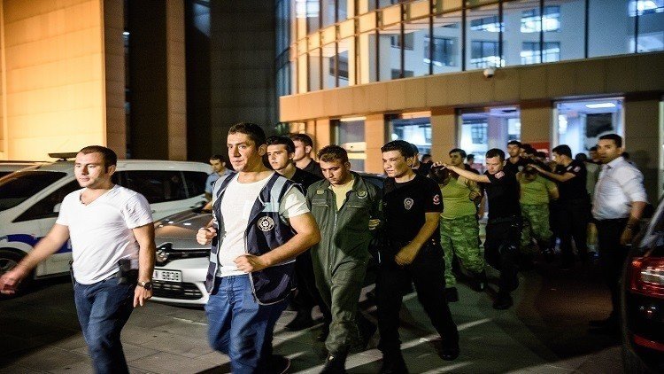 تركيا.. اعتقال عشرات الطيارين على خلفية محاولة الانقلاب