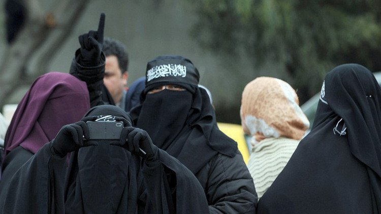 تفكيك خلية إرهابية نسائية في تونس