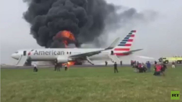 حريق وانفجار بطائرة أمريكية في مطار بولاية فلوريدا