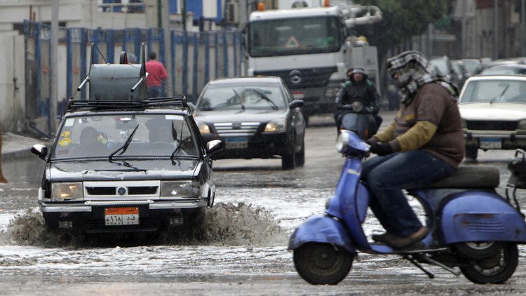 ارتفاع حصيلة ضحايا السيول في مصر إلى 26 قتيلا