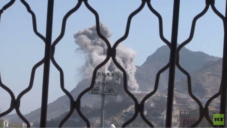 عشرات القتلى بغارات للتحالف استهدفت مقرا أمنيا بالحديدة غربي اليمن 