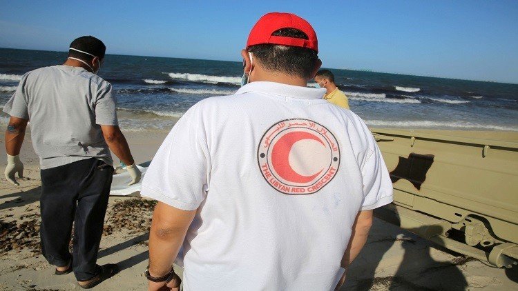 انتشال جثث لمهاجرين قبالة سواحل ليبيا 