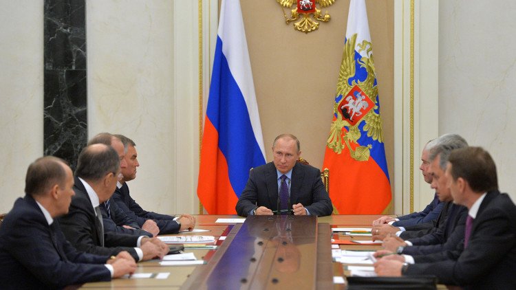 بوتين يبحث مع مجلس الأمن الروسي الوضع في سوريا