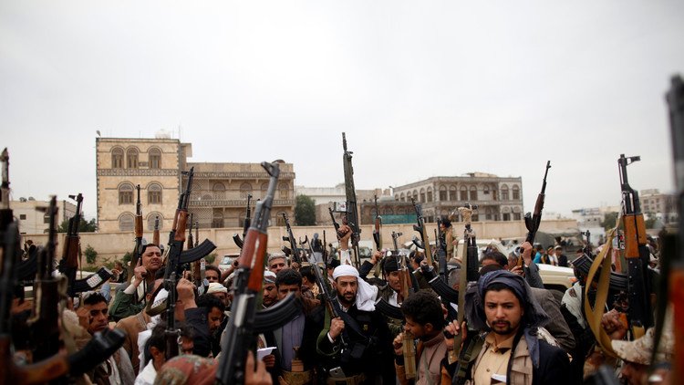 لقاءات سرية للحوثيين والمواجهات تتصاعد على الحدود السعودية