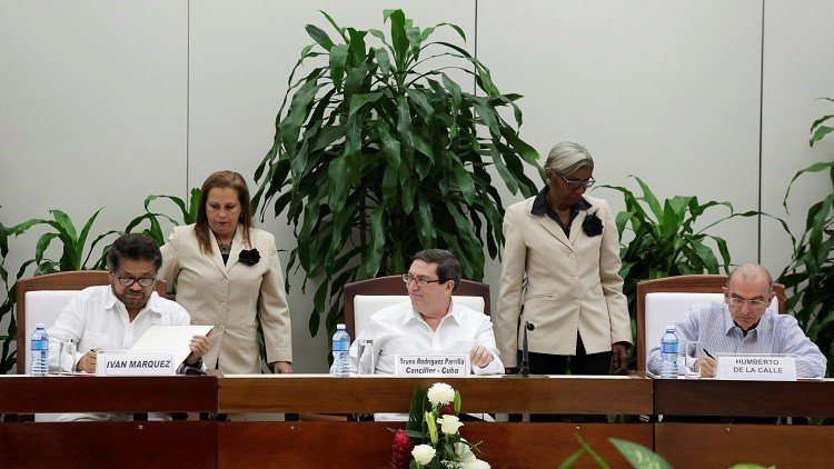 كولومبيا والمتمردون يتوصلون لاتفاق سلام معدل