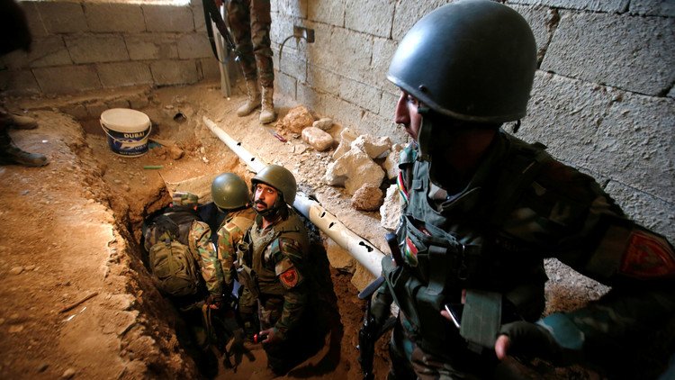 داعش يكافئ مسلحيه على "الكيماوي" بدراهم فضية