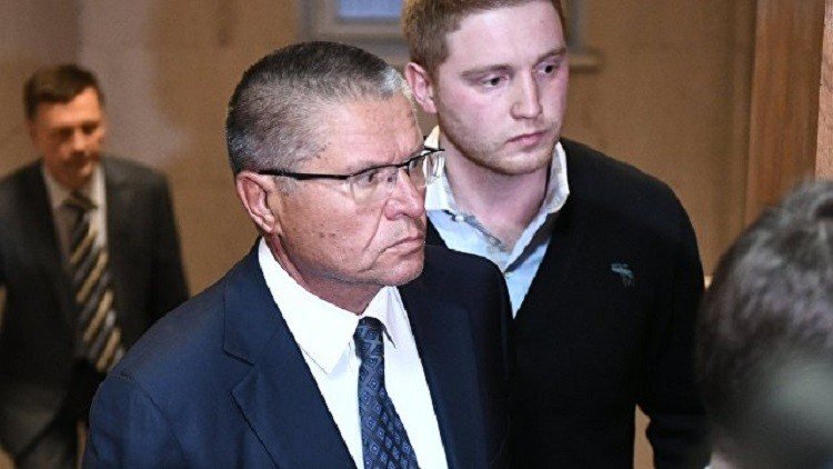 لحظة اعتقال وزير التنمية الاقتصادية الروسي