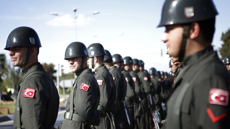 عسكريون أتراك بقاعدة للناتو يطلبون اللجوء في ألمانيا
