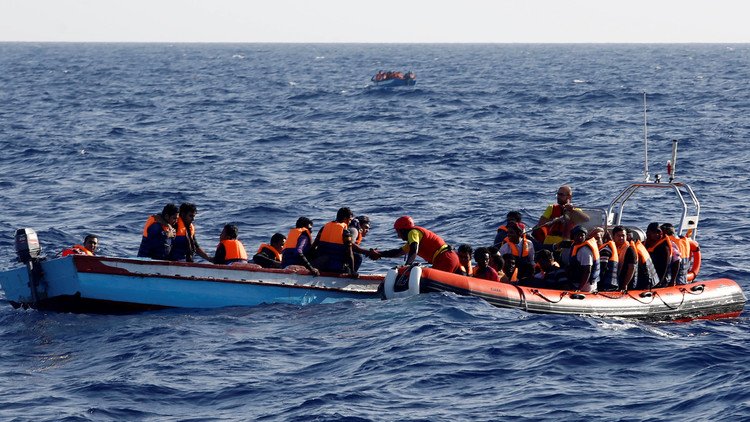 مصرع 8 أشخاص خلال محاولتهم الوصول إلى إيطاليا من ليبيا وإنقاذ 1500