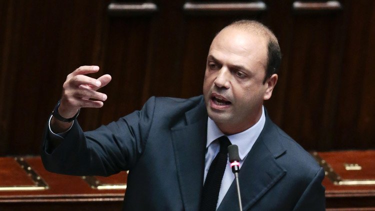 وزير الداخلية الإيطالي: سندرب الشرطة السعودية على "حفظ الأمن ومكافحة الإرهاب"