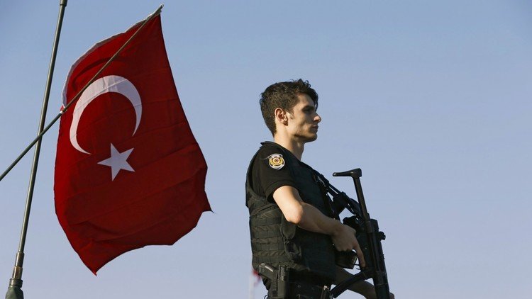 تركيا.. موجة إقالات جديدة على خلفية محاولة الانقلاب