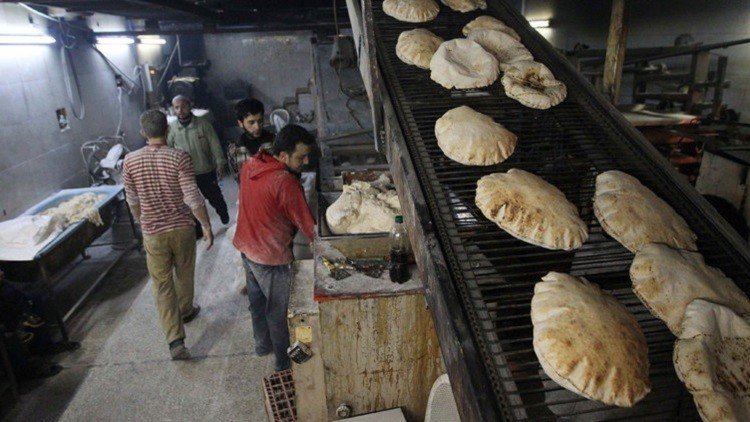 وزارة التموين السورية تتعهد بحل أزمة الخبز