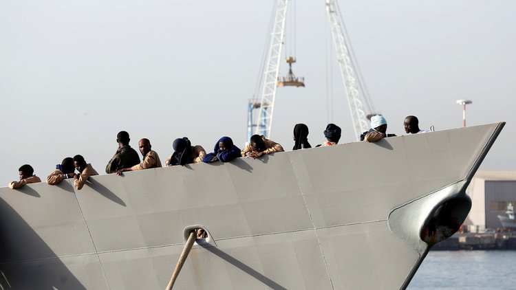فرقاطة إسبانية تنقذ أكثر من 200 مهاجر قبالة سواحل ليبيا