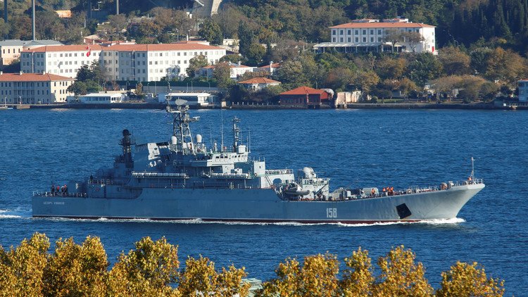سفينتان حربيتان روسيتان تدخلان المتوسط في طريقهما إلى سوريا