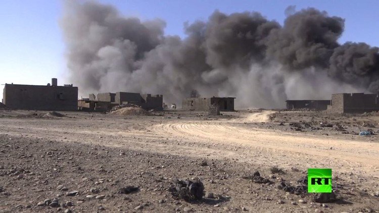 النيران تواصل التهام نفط القيارة العراقية