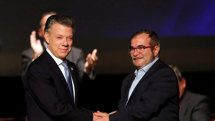 الرئيس الكولومبي يوقع اتفاق سلام مع "فارك"