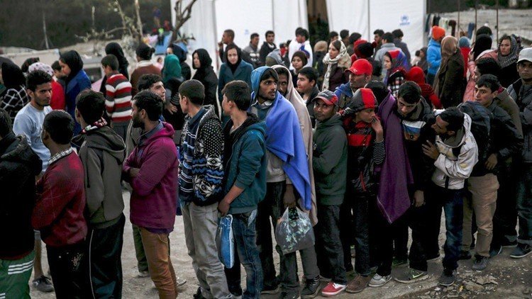 قتيلان بحريق في مخيم للاجئين في اليونان 
