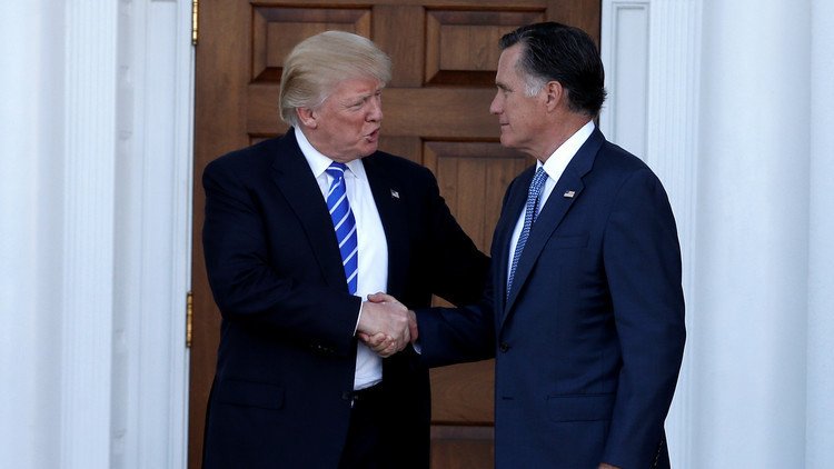 فريق ترامب يطالب ميت رومني بالاعتذار