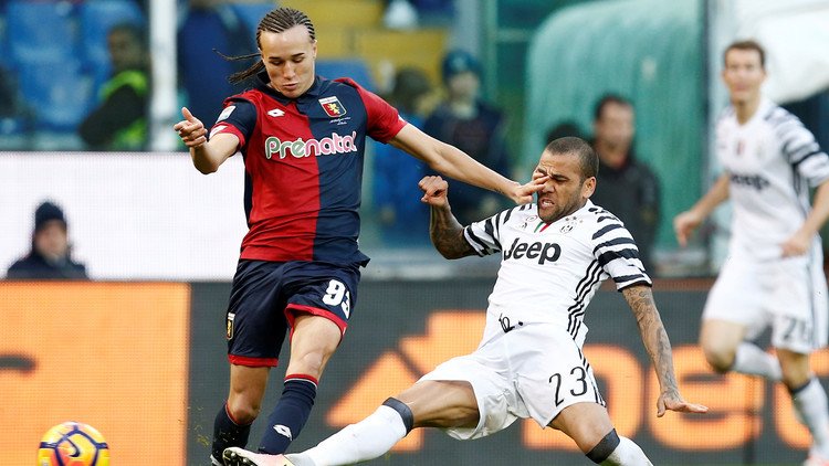 نجم برشلوني سابق يصاب بكسر في الساق