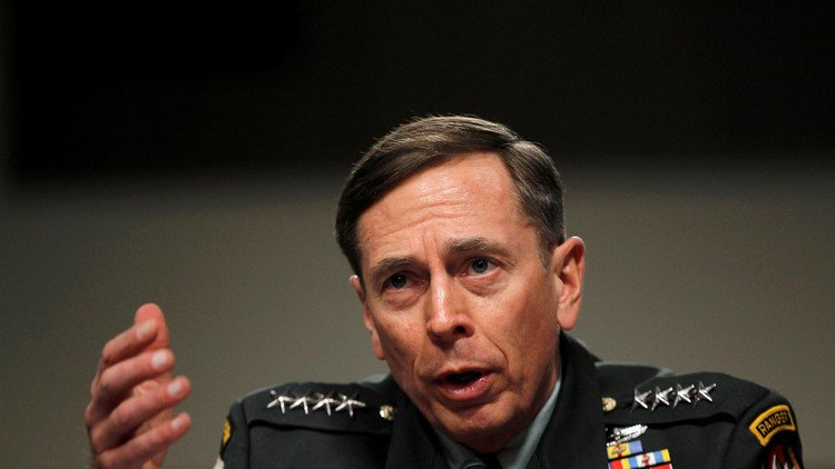 ترامب يدرس تعيين الجنرال بتريوس وزيرا للخارجية