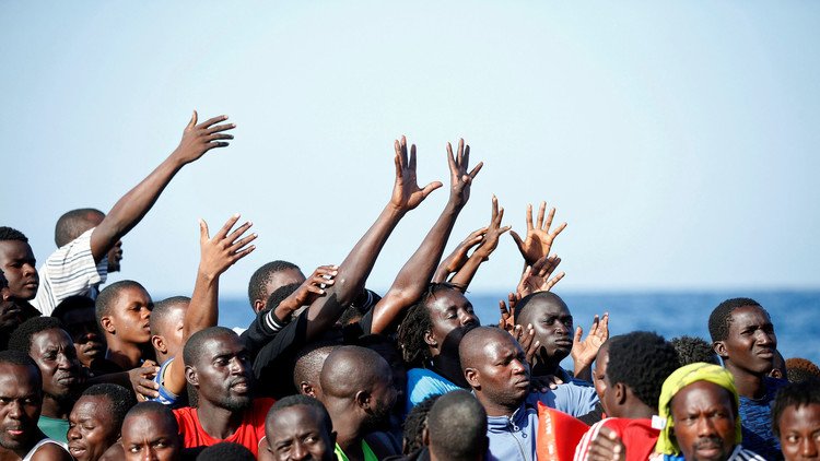 إنقاذ 1400 مهاجر قبالة سواحل ليبيا