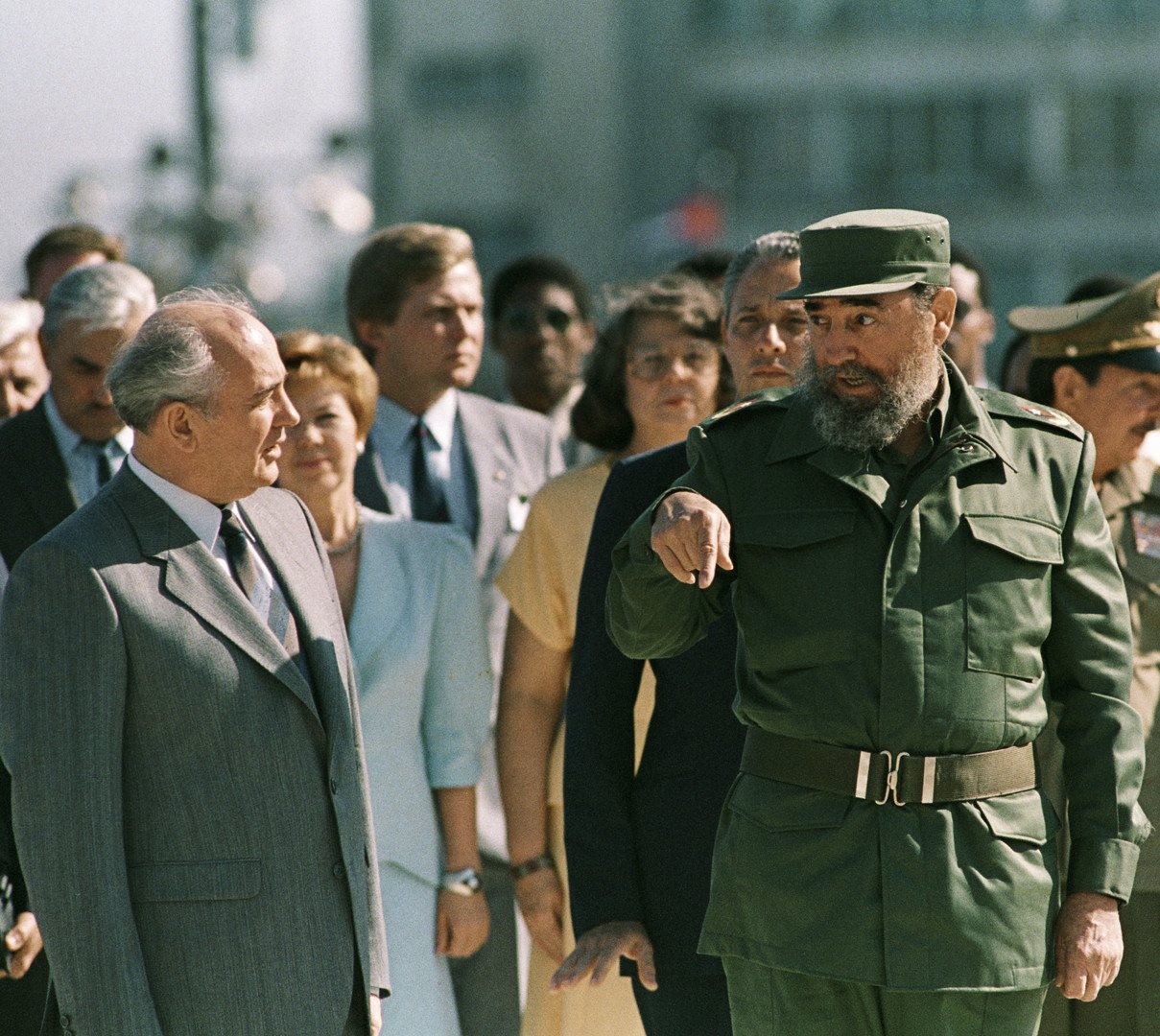 كيف رمت واشنطن كوبا في أحضان موسكو؟!