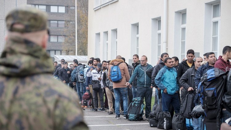 لاجئون يحتجون ضد قواعد الهجرة الصارمة في فنلندا