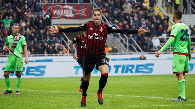 ميلان يخرج من عنق الزجاجة أمام كروتوني المتواضع