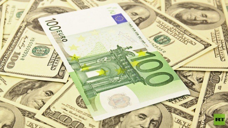 تراجع اليورو إلى أدنى مستوى في عامين